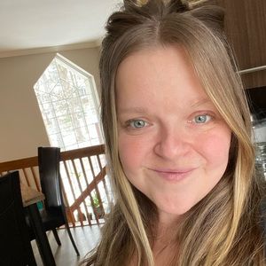 Meet your Posher, Alexandra